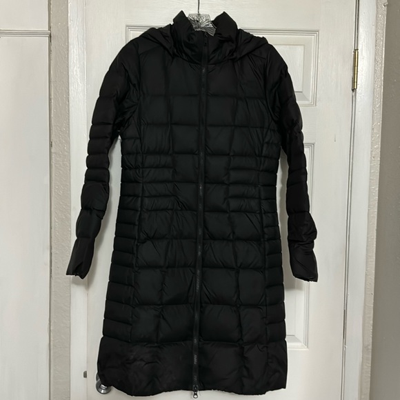 North Face Women’s Long Puffer Jacket - Picture 1 of 3